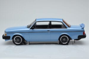 Volvo 240 Turbo Hellblau IXO 1:18 18MCC090 Metall — Bild 3 von 6