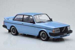 Volvo 240 Turbo Hellblau IXO 1:18 18MCC090 Metall — Bild 4 von 6