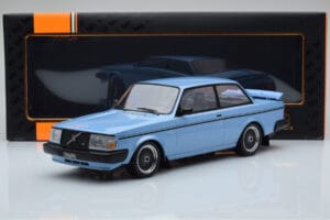 Volvo 240 Turbo Hellblau IXO 1:18 18MCC090 Metall — Bild 6 von 6