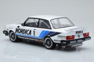 Volvo 240 Turbo Nordica #1 J. Cecotto / A. Olafsson ETCC Brno 1986 IXO 1:18 18RMC087 Metall — Bild 5 von 6