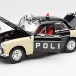 Volvo P121 Polizei Revell 1:18 - image 2 of 8