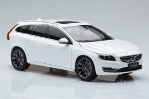 Volvo V60 D3 Crystal Weiss FAW 1:18 9430840 Metall — Bild 5 von 7
