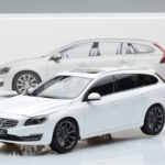 Volvo V60 D3 Crystal Weiss FAW 1:18 - image 7 of 7