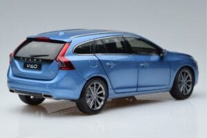 Volvo V60 D3 Power Blau FAW 1:18 9430839 Metall — Bild 3 von 7
