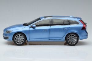 Volvo V60 D3 Power Blau FAW 1:18 9430839 Metall — Bild 4 von 7