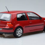 Volkswagen Golf Mk4 Rot Norev 1:18 - image 3 of 7