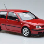 Volkswagen Golf Mk4 Rot Norev 1:18 - image 5 of 7