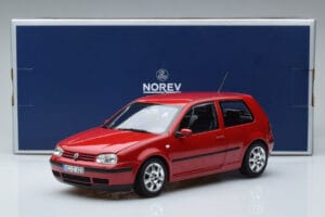 Volkswagen Golf Mk4 Rot Norev 1:18 188573 Metall — Bild 7 von 7