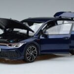 Volkswagen Golf GTI Mk8 Blau Norev 1:18 188594 Metall - image 2 of 7