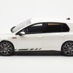 Volkswagen Golf GTI Mk8 Clubsport Weiß Otto 1:18 - image 3 of 6