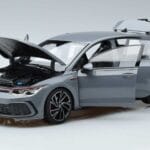 Volkswagen Golf GTI Mk8 Norev 1:18 188590 Metall - image 2 of 7