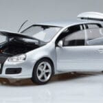 Volkswagen Golf GTI Mk5 Pirelli Edition Silber Norev 1:18 188425 Metall - image 2 of 7