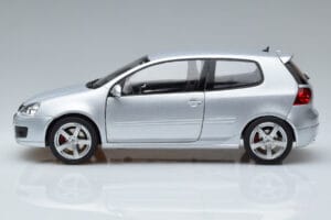 Volkswagen Golf GTI Mk5 Pirelli Edition Silber Norev 1:18 188425 Metall — Bild 4 von 7
