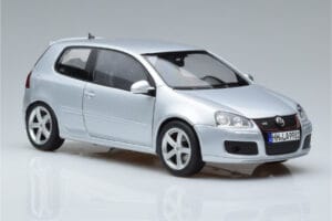 Volkswagen Golf GTI Mk5 Pirelli Edition Silber Norev 1:18 188425 Metall — Bild 5 von 7