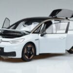 Volkswagen ID.3 Weiß FAW 1:18 ZVN000001WEI Metall - image 2 of 7