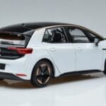 Volkswagen ID.3 Weiß FAW 1:18 ZVN000001WEI Metall - image 3 of 7