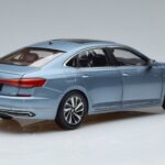 Volkswagen Passat B8 Blau FAW 1:18 ZVF000003A Metall - image 3 of 7