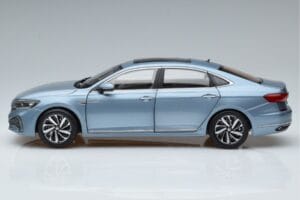Volkswagen Passat B8 Blau FAW 1:18 ZVF000003A Metall — Bild 4 von 7