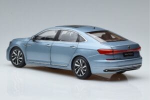 Volkswagen Passat B8 Blau FAW 1:18 ZVF000003A Metall — Bild 6 von 7