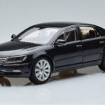 Volkswagen Phaeton V6 Mazeppa Grau Kyosho 1:18