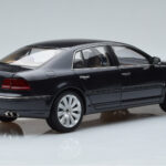 Volkswagen Phaeton V6 Mazeppa Grau Kyosho 1:18 - image 3 of 9