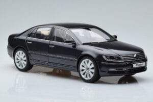 Volkswagen Phaeton V6 Mazeppa Grau Kyosho 1:18 08831MBK Metall — Bild 6 von 9