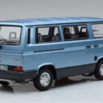 Volkswagen T3 Multivan Blau Norev 1:18 - image 2 of 6