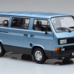 Volkswagen T3 Multivan Blau Norev 1:18 - image 4 of 6