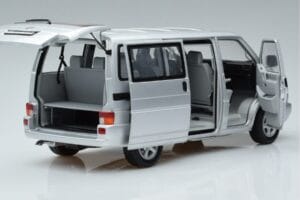 Volkswagen T4b Transporter Caravelle Minibus Schuco 1:18 450041500 Metall — Bild 2 von 8