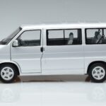 Volkswagen T4b Transporter Caravelle Minibus Schuco 1:18 450041500 Metall - image 5 of 8