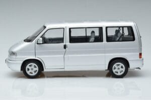 Volkswagen T4b Transporter Caravelle Minibus Schuco 1:18 450041500 Metall — Bild 5 von 8