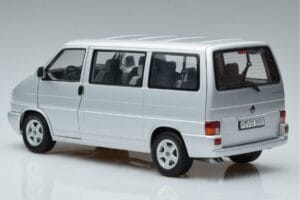 Volkswagen T4b Transporter Caravelle Minibus Schuco 1:18 450041500 Metall — Bild 7 von 8