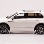 Volkswagen Tiguan R Weiß Otto 1:18 - image 3 of 6