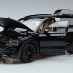 Volkswagen Touareg CR Schwarz FAW 1:18 LTC761021BLA Metall - image 2 of 7