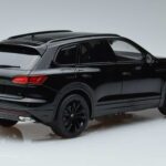 Volkswagen Touareg CR Schwarz FAW 1:18 LTC761021BLA Metall - image 3 of 7