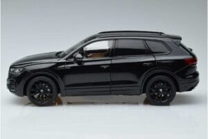 Volkswagen Touareg CR Schwarz FAW 1:18 LTC761021BLA Metall — Bild 4 von 7