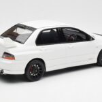 Mitsubishi Lancer Evo VIII MR FQ-400 Weiß Otto 1:18 - image 2 of 6