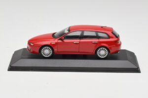 Alfa Romeo 159 Sportwagon Alfa Rot Minichamps 1:43 400120511 Metall