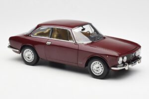 Alfa Romeo 2000 GTV Kastanienrot Norev 1:18 187916 Metall — Bild 6 von 8