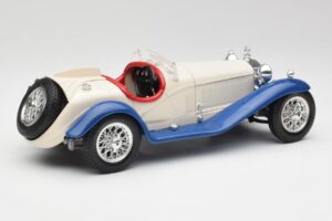 Alfa Romeo 2300 Spider Weiß & Blau Bburago 1:18 3008-M1 Metall — Bild 2 von 6