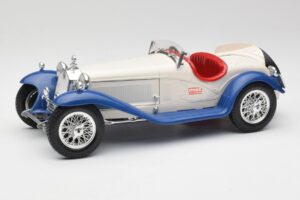Alfa Romeo 2300 Spider Weiß & Blau Bburago 1:18 3008-M1 Metall