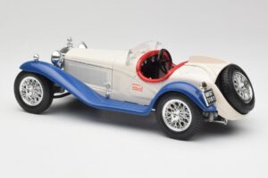 Alfa Romeo 2300 Spider Weiß & Blau Bburago 1:18 3008-M1 Metall — Bild 5 von 6