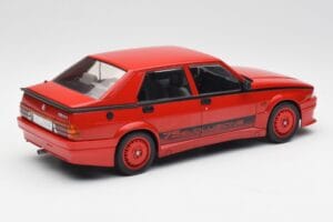 Alfa Romeo 75 Turbo Evoluzione Rot MCG 1:18 MCG18428 Metall — Bild 2 von 6