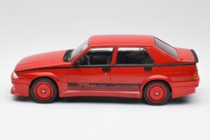 Alfa Romeo 75 Turbo Evoluzione Rot MCG 1:18 MCG18428 Metall — Bild 3 von 6
