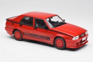 Alfa Romeo 75 Turbo Evoluzione Rot MCG 1:18 MCG18428 Metall — Bild 4 von 6