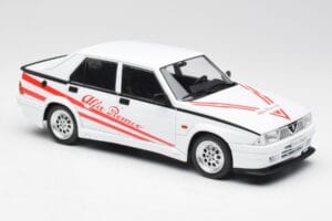Alfa Romeo 75 Turbo Evoluzione Weiß MCG 1:18 MCG18430 Metall — Bild 4 von 6
