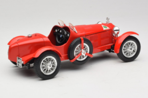 Alfa Romeo 8C 2300 Monza Rot Bburago 1:18 3014 Metall — Bild 2 von 6