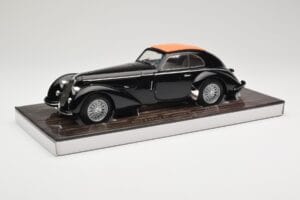 Alfa Romeo 8C 2900B Lungo Schwarz Minichamps 1:18 100120421 Metall — Bild 3 von 8