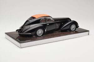 Alfa Romeo 8C 2900B Lungo Schwarz Minichamps 1:18 100120421 Metall — Bild 4 von 8