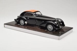 Alfa Romeo 8C 2900B Lungo Schwarz Minichamps 1:18 100120421 Metall — Bild 6 von 8